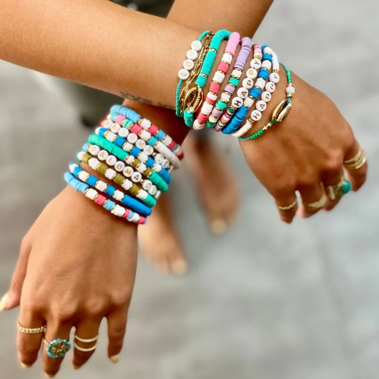 Boutique de bijoux à Toulouse : Visuel d'un bracelet mantra pour l'article de l'histoire du bracelet de Paloma de Bahia