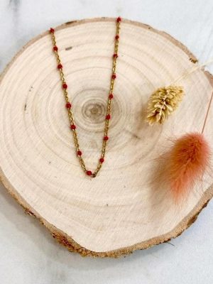 Boutique de bijoux à Toulouse : colliers en acier inoxydable avec des petites perles de résine rouge