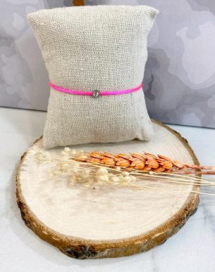 Boutique de bijoux à Toulouse : bracelet en cordon avec strass fuchsia