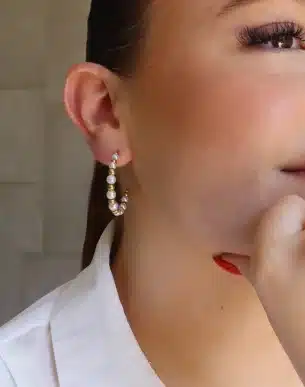 creoles perlas acier inoxydable porté