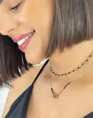 collier opale acier inoxydable dore et pierres naturelles sur mannequin boutique bijoux toulouse