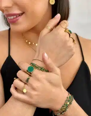 bague ligia acier inoxydable dore ajustable sur mannequin boutique bijoux toulouse