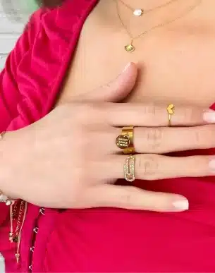 bague amour bonheur chance acier inoxydable dore ajustable sur mannequin boutique bijoux toulouse