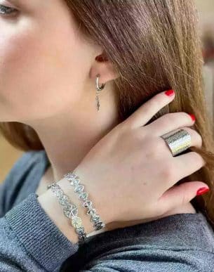 creoles serpiente acier inoxydable argente sur mannequin boutique bijoux toulouse