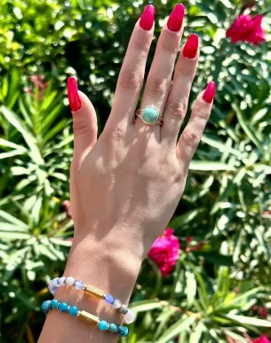 bracelet caixa Agate claire pierres naturelles acier inoxydable sur mannequin boutique bijoux toulouse