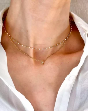 collier pesas blanc acier inoxydable dore ajustable sur mannequin boutique bijoux toulouse