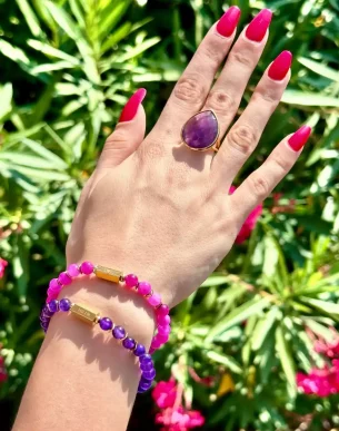 bracelet caixa tourmaline pierres naturelles acier inoxydable sur mannequin boutique bijoux toulouse