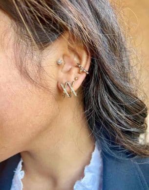 Boucles d’Oreilles Perfect en acier inoxydable dore et strass mannequin bijoux boutique toulouse