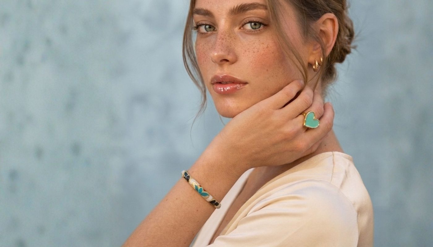 Article de blog Jonc thaïlandais _ le bracelet intemporel porte qui habille tous les poignets paloma de bahia